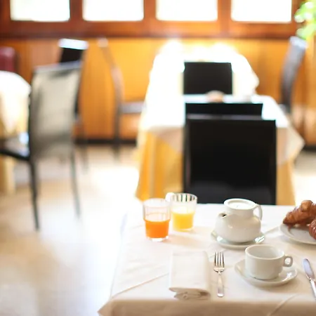 ゴルフ ホテル 3*